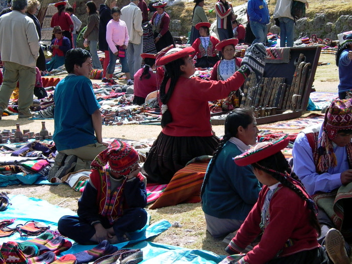 09-Chinchero-Mercato_edited